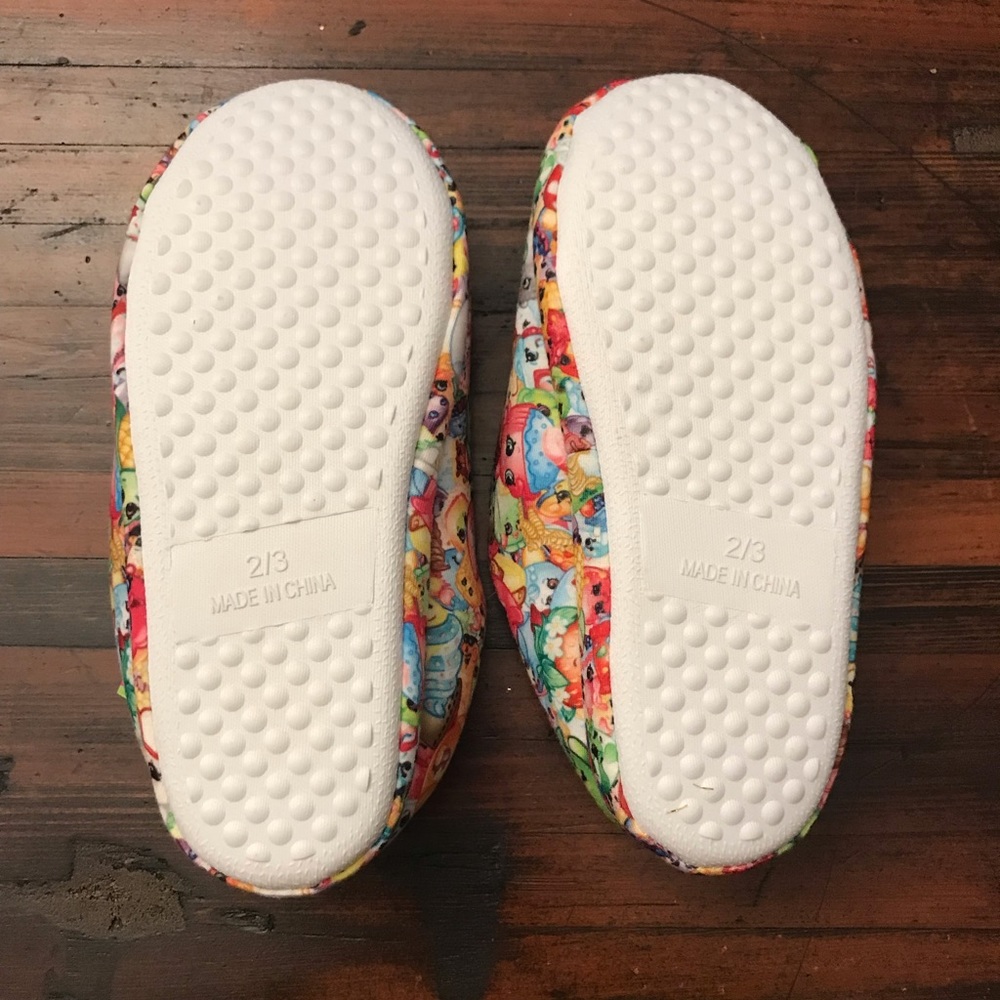 NWT Shopkins Slippers Size 2/3 - Picture 4 of 4